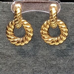 Vintage Avon Gold Tone Ribbed Shrimp Hoop Earrings Pierced Lever Back